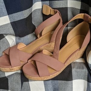 Timmy Hilfiger wedge's